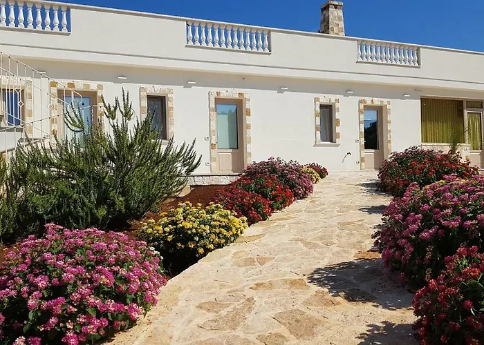 Fumarola 4* オストゥーニ